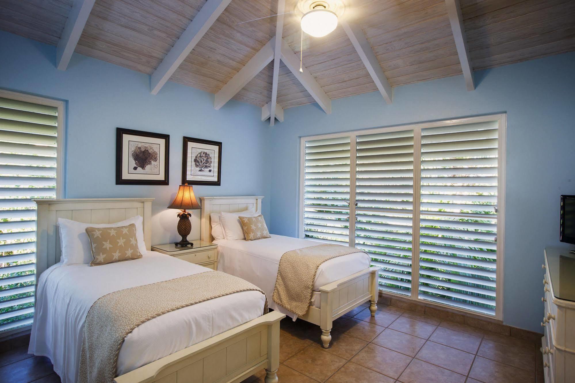 Ocean Club West Resort Grace Bay Extérieur photo